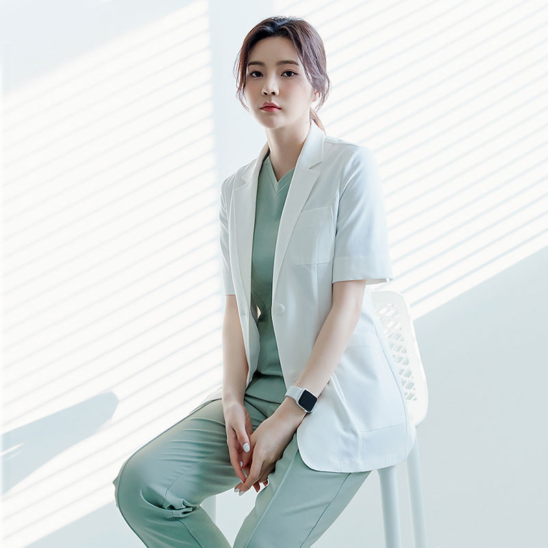 Uniforme de Beleza Médica de A - Medical Lab Years avaliação e preço